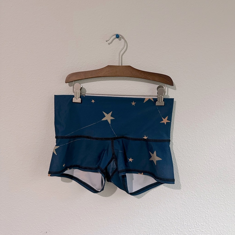 Teeki workout shorts - size small